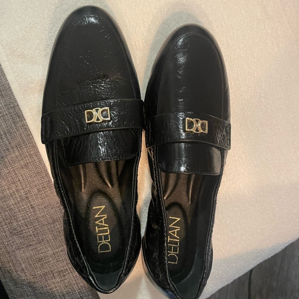 DELAN Black Loafers for Women